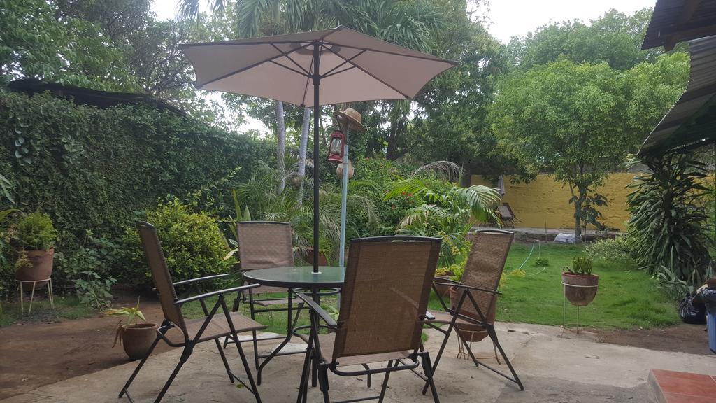 Hostal El Jardin Leon Ngoại thất bức ảnh