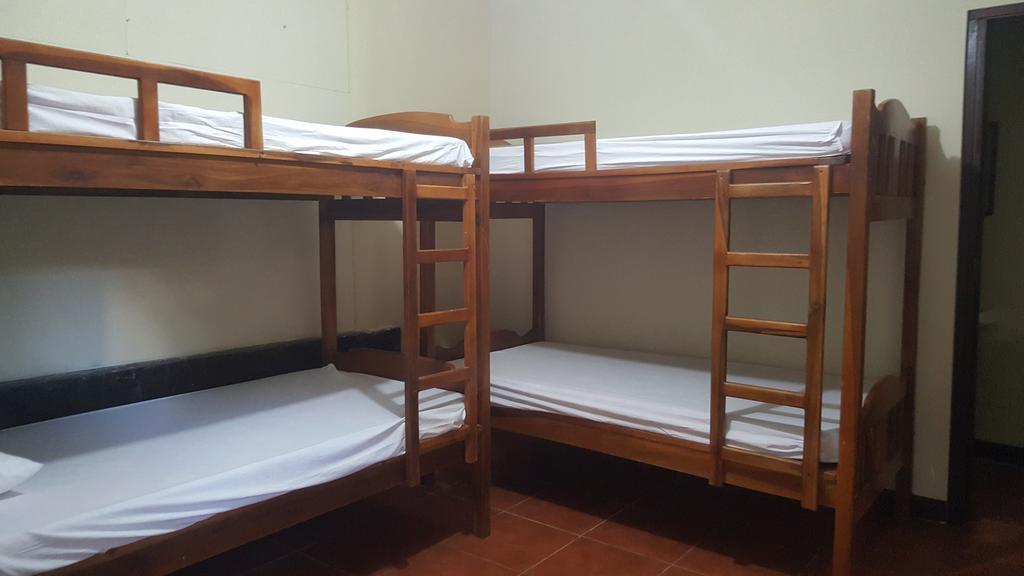 Hostal El Jardin Leon Ngoại thất bức ảnh