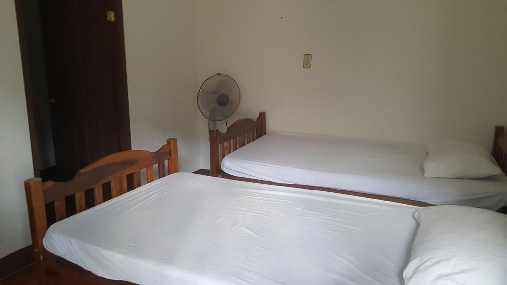Hostal El Jardin Leon Ngoại thất bức ảnh