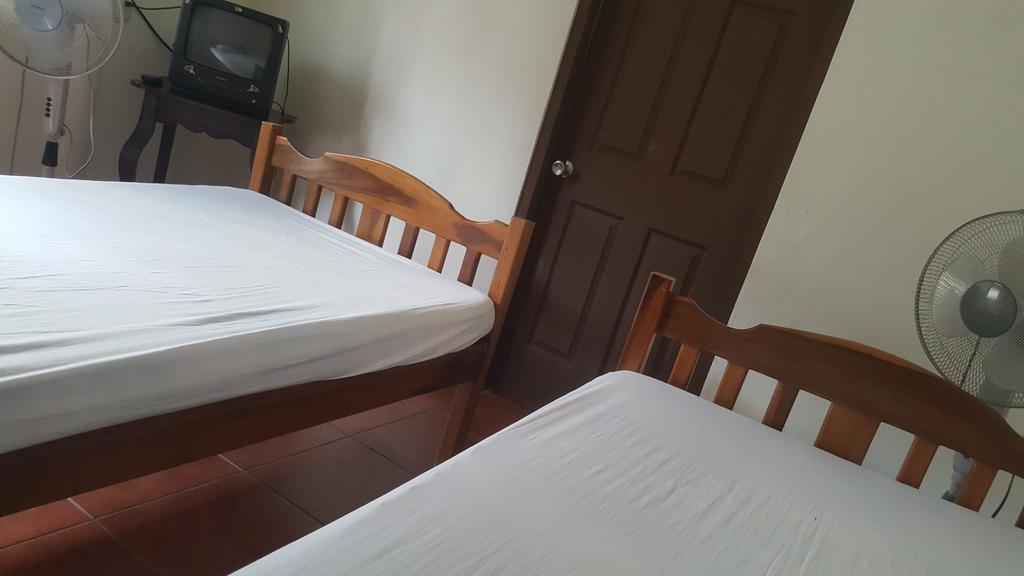 Hostal El Jardin Leon Ngoại thất bức ảnh