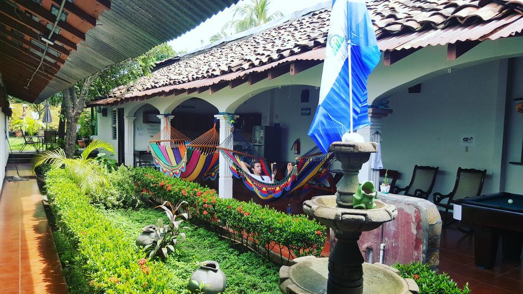 Hostal El Jardin Leon Ngoại thất bức ảnh