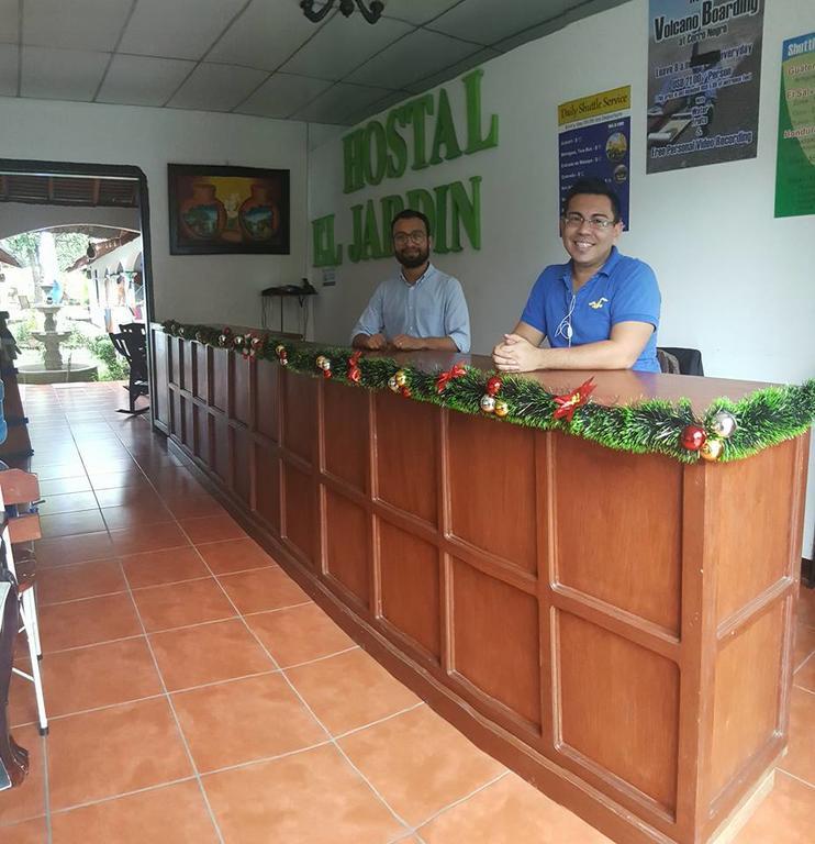 Hostal El Jardin Leon Ngoại thất bức ảnh